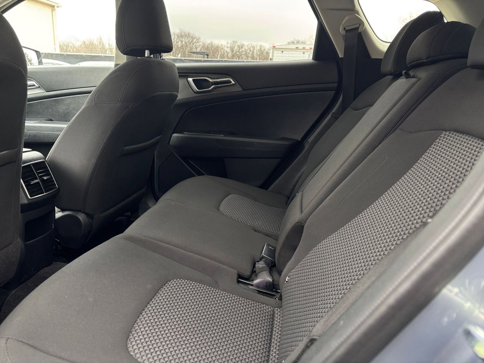 Used 2025 Kia Sportage LX FWD image 25