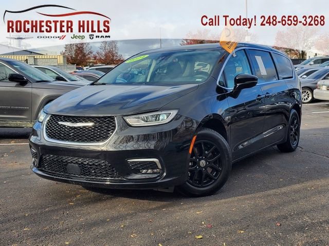 Certified 2024 Chrysler Pacifica Touring-L