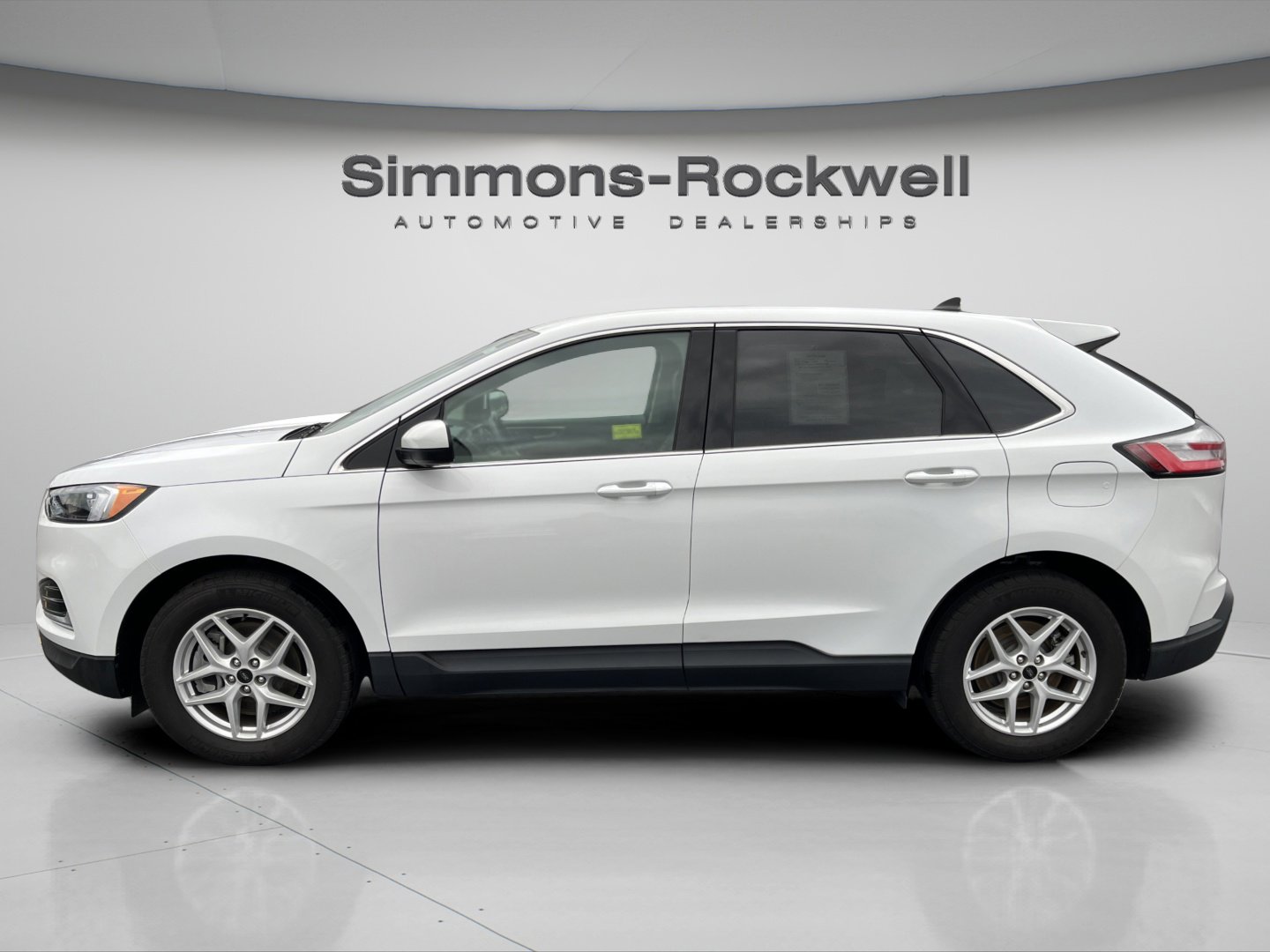 Used 2024 Ford Edge SEL image 4