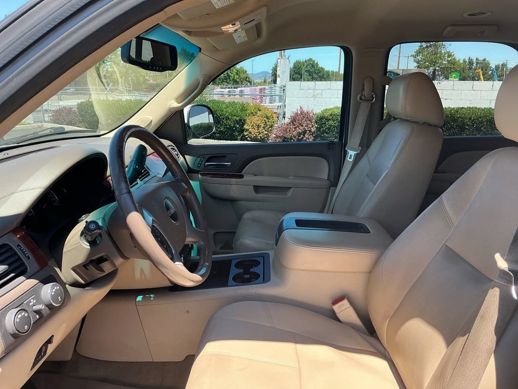 Used 2013 GMC Yukon SLT w/ SLT-2 Equipment Package AWD/4WD image 11
