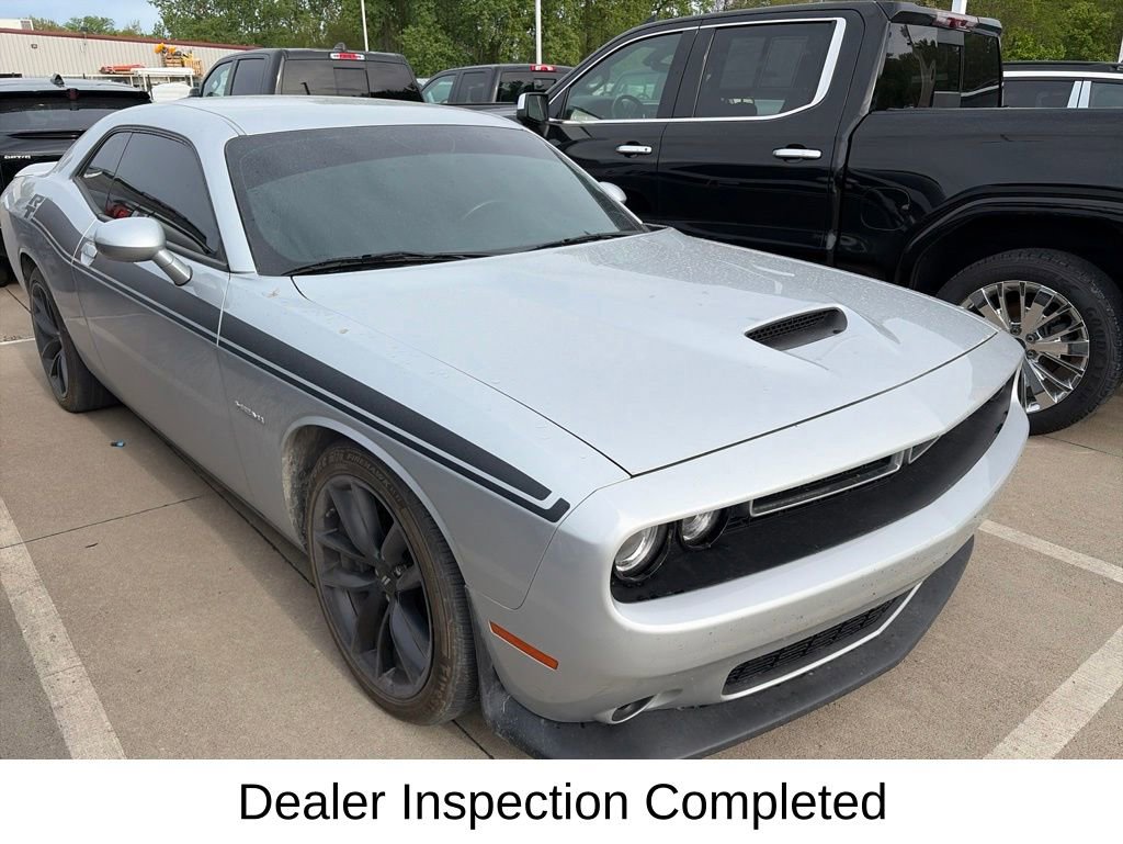 Used 2022 Dodge Challenger R/T w/ Performance Handling Group RWD image 5