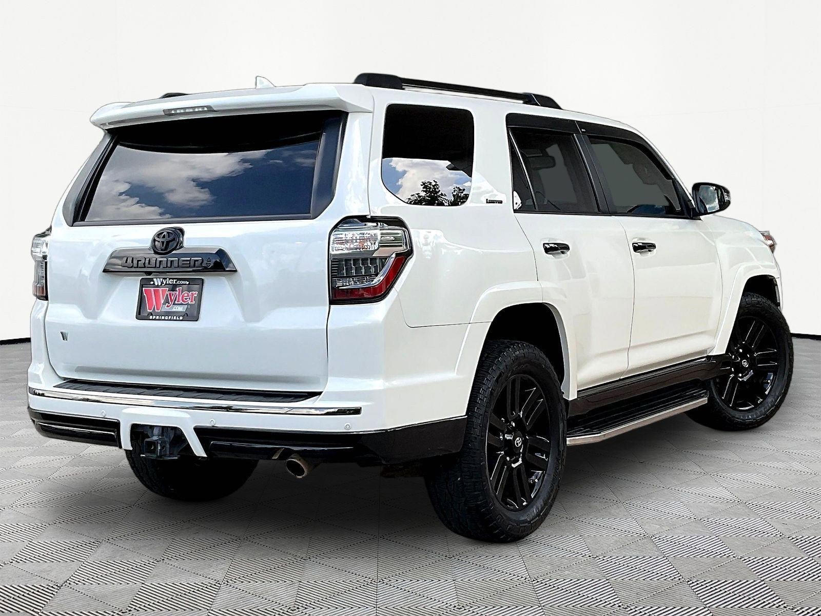 Used 2019 Toyota 4Runner Limited AWD/4WD image 6