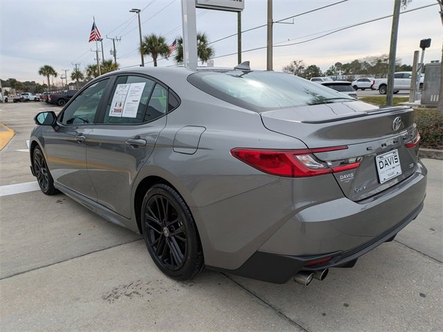 Used 2025 Toyota Camry SE image 6