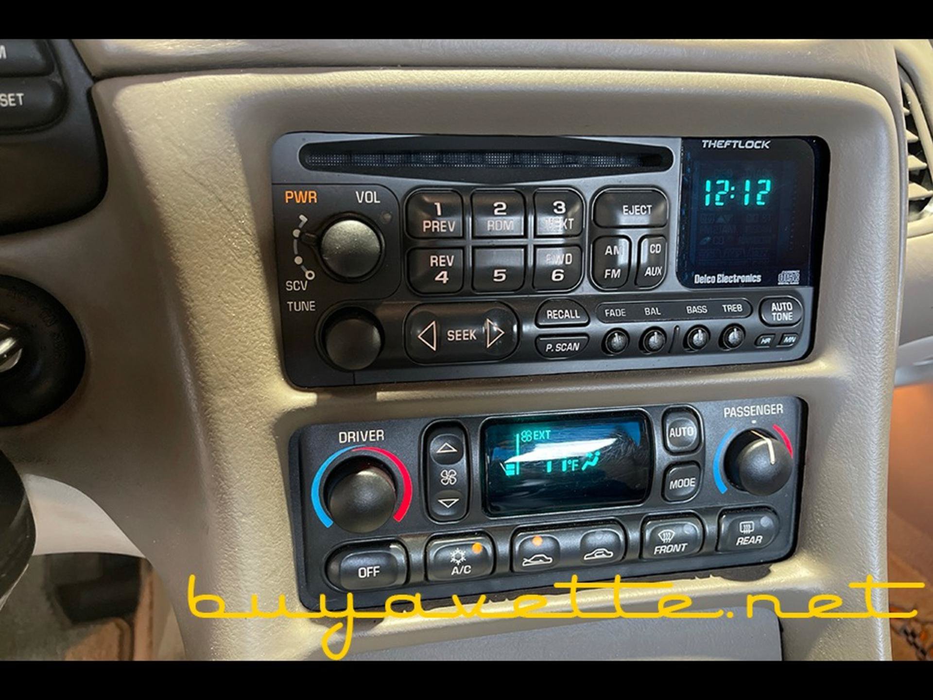 Used 2003 Chevrolet Corvette Coupe w/ Preferred Equipment Group RWD image 18