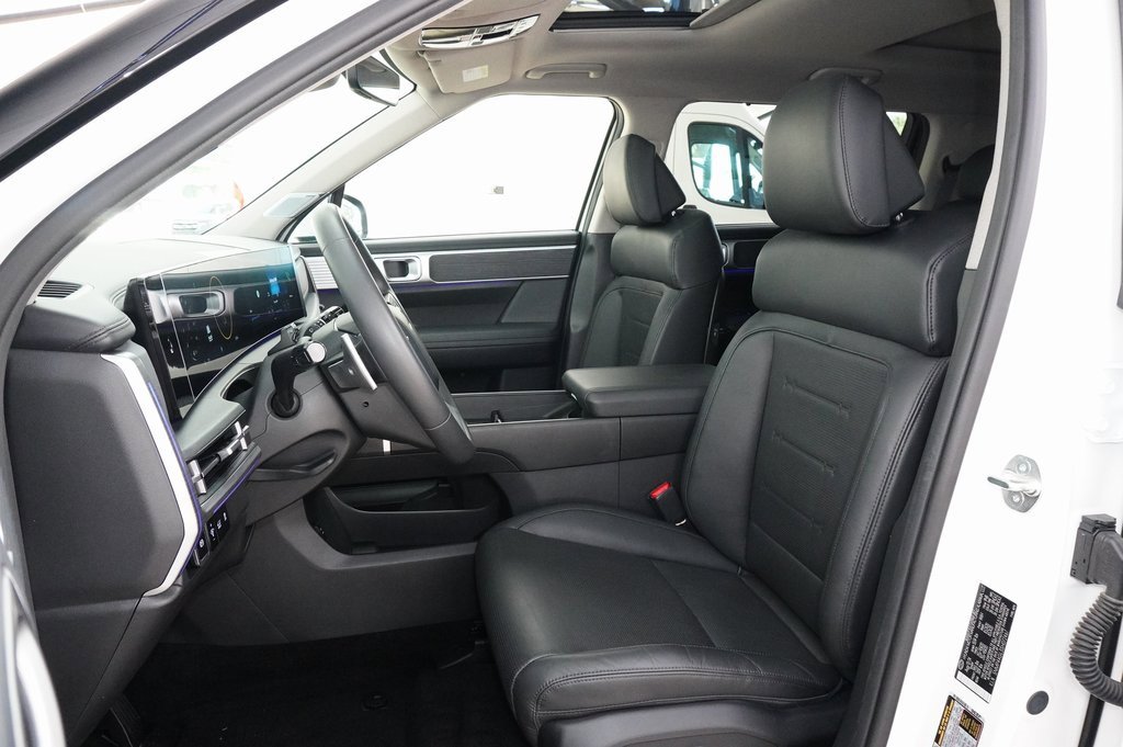 Used 2025 Hyundai Santa Fe Limited image 25