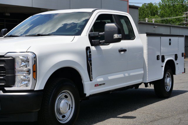 Used 2025 Ford F250 XL RWD image 4