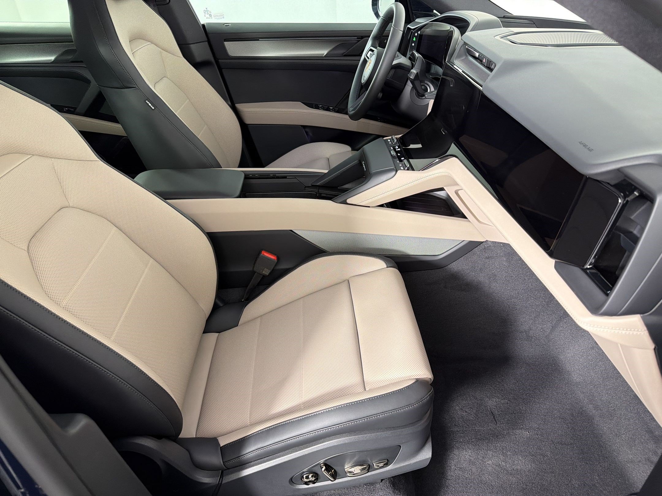 New 2026 Porsche Cayenne Electric AWD/4WD image 25