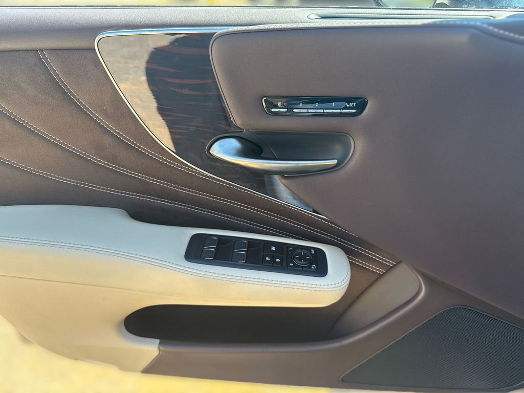Used 2018 Lexus LS 500 w/ Interior Upgrade Package image 15