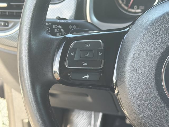 Used 2013 Volkswagen Beetle 2.0T FWD image 22