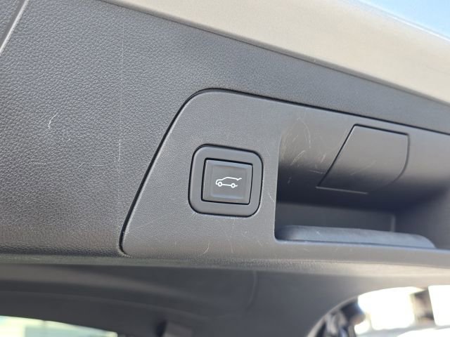 Used 2023 Buick Envision Avenir AWD/4WD image 12