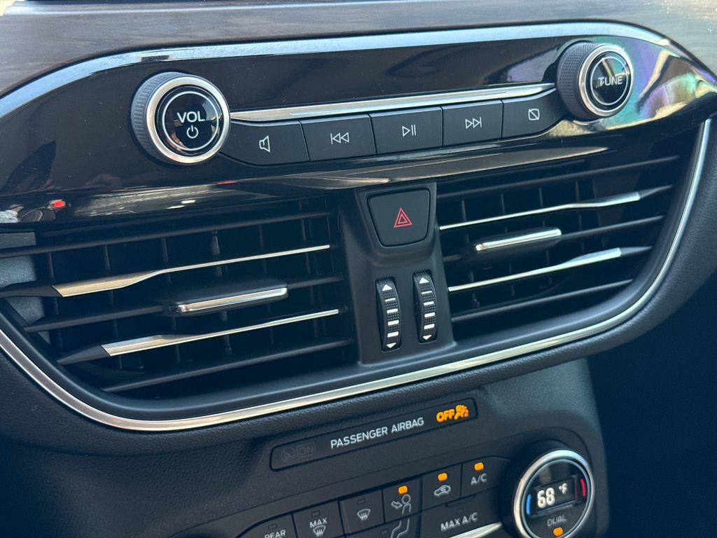 Used 2020 Ford Escape Titanium w/ Titanium Premium Package 2.0 image 27