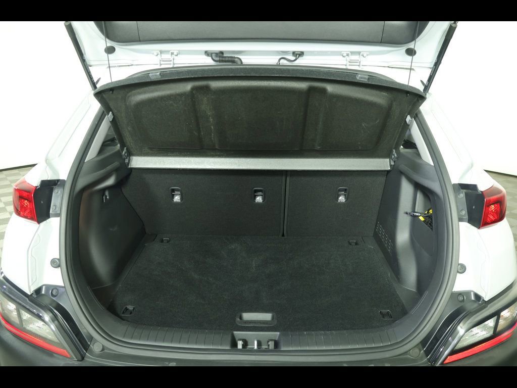 Used 2022 Hyundai Kona SE AWD/4WD image 9