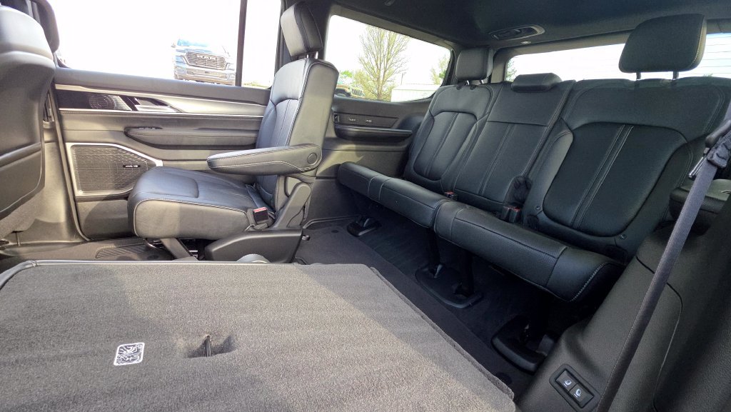 New 2026 Jeep Grand Wagoneer Limited AWD/4WD image 22