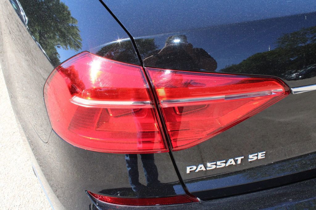 Used 2016 Volkswagen Passat 1.8T SE FWD image 11