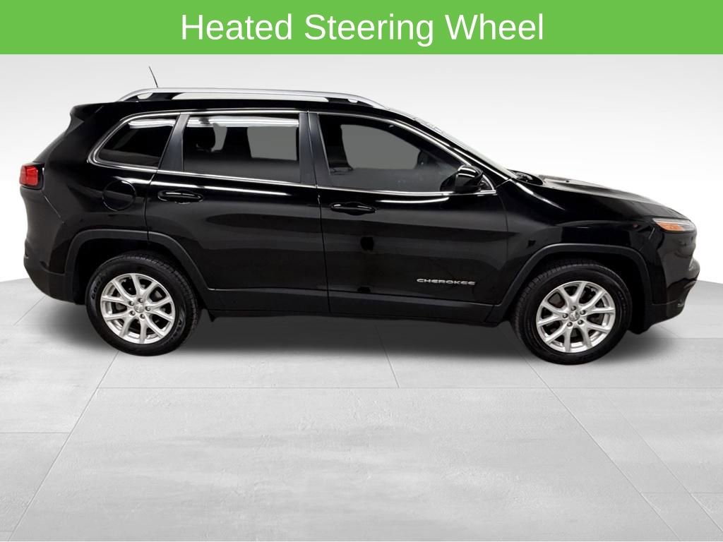 Used 2017 Jeep Cherokee Latitude w/ Cold Weather Group image 10