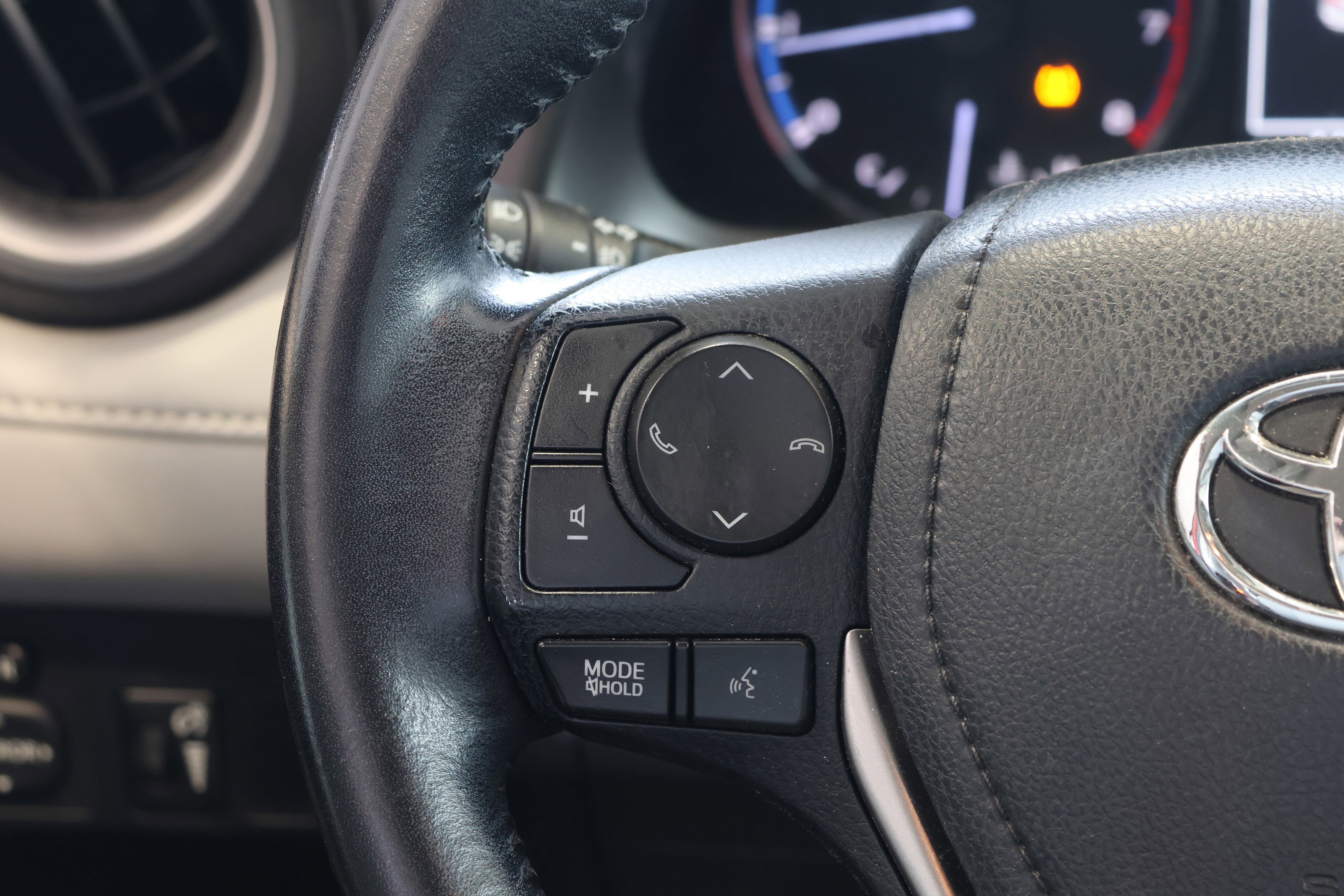 Used 2016 Toyota RAV4 XLE image 17