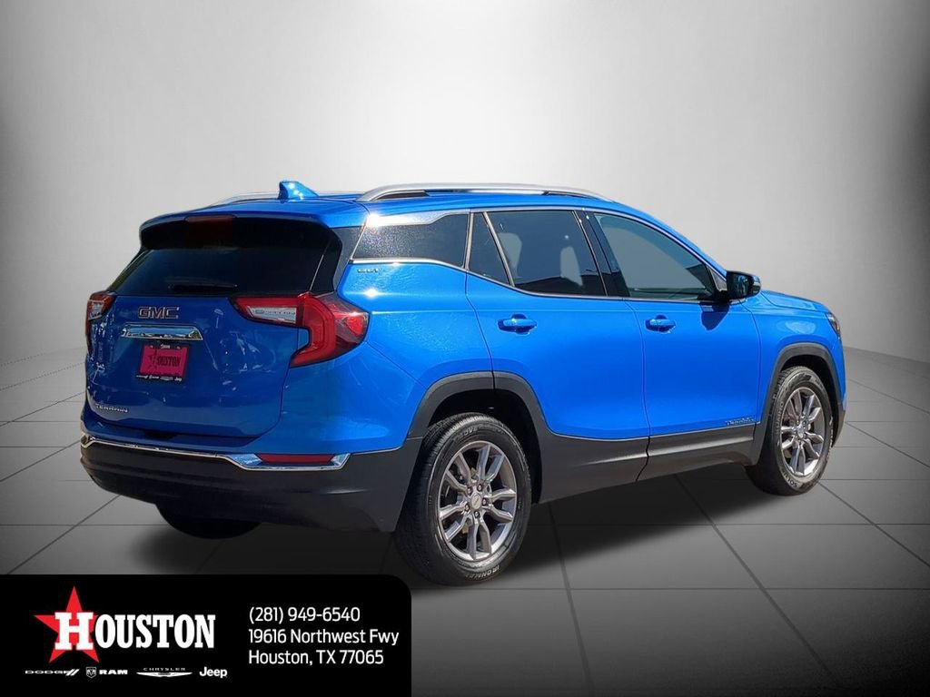 Used 2024 GMC Terrain SLT image 3