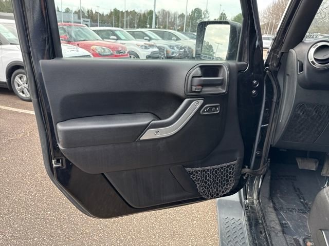 Used 2015 Jeep Wrangler Unlimited Sahara w/ Dual Top Group image 20