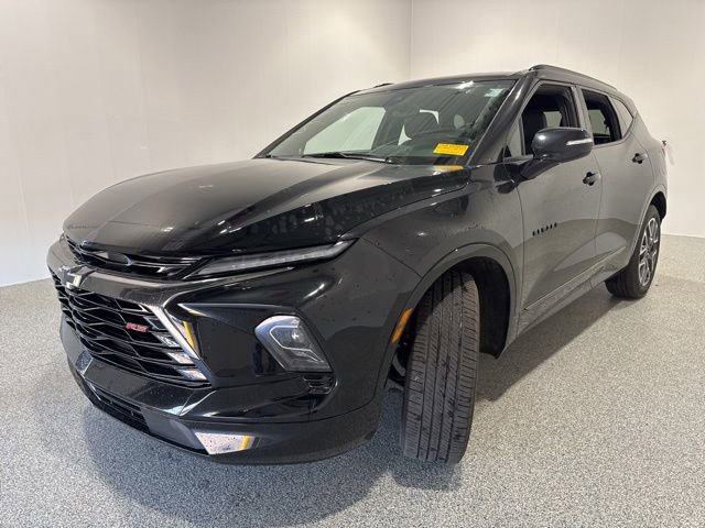 Used 2023 Chevrolet Blazer RS w/ Enhanced Convenience Package AWD/4WD image 3
