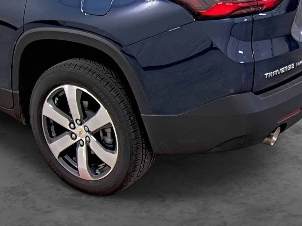 Used 2023 Chevrolet Traverse LT w/ LT Premium Package image 9