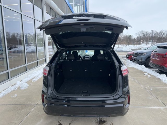 Used 2022 Ford Edge ST-Line image 5