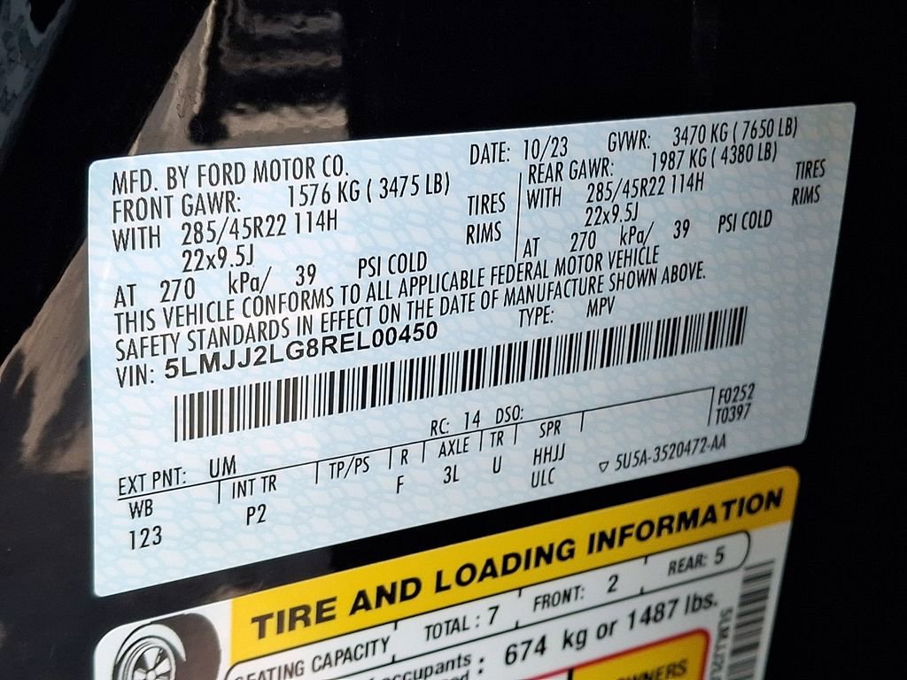 Certified 2024 Lincoln Navigator Reserve AWD/4WD image 29