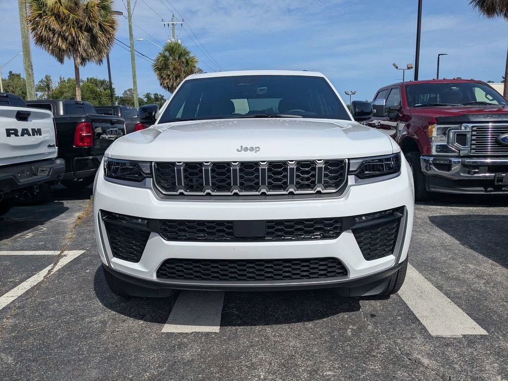 Used 2026 Jeep Grand Cherokee Limited RWD image 7