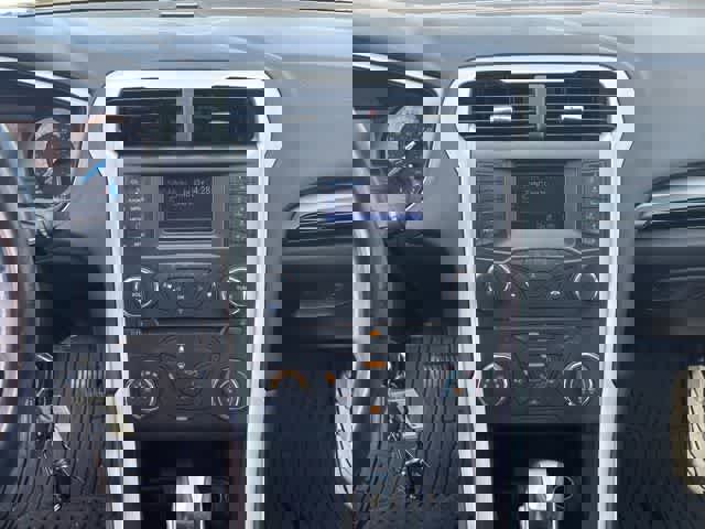 Used 2013 Ford Fusion SE FWD image 19