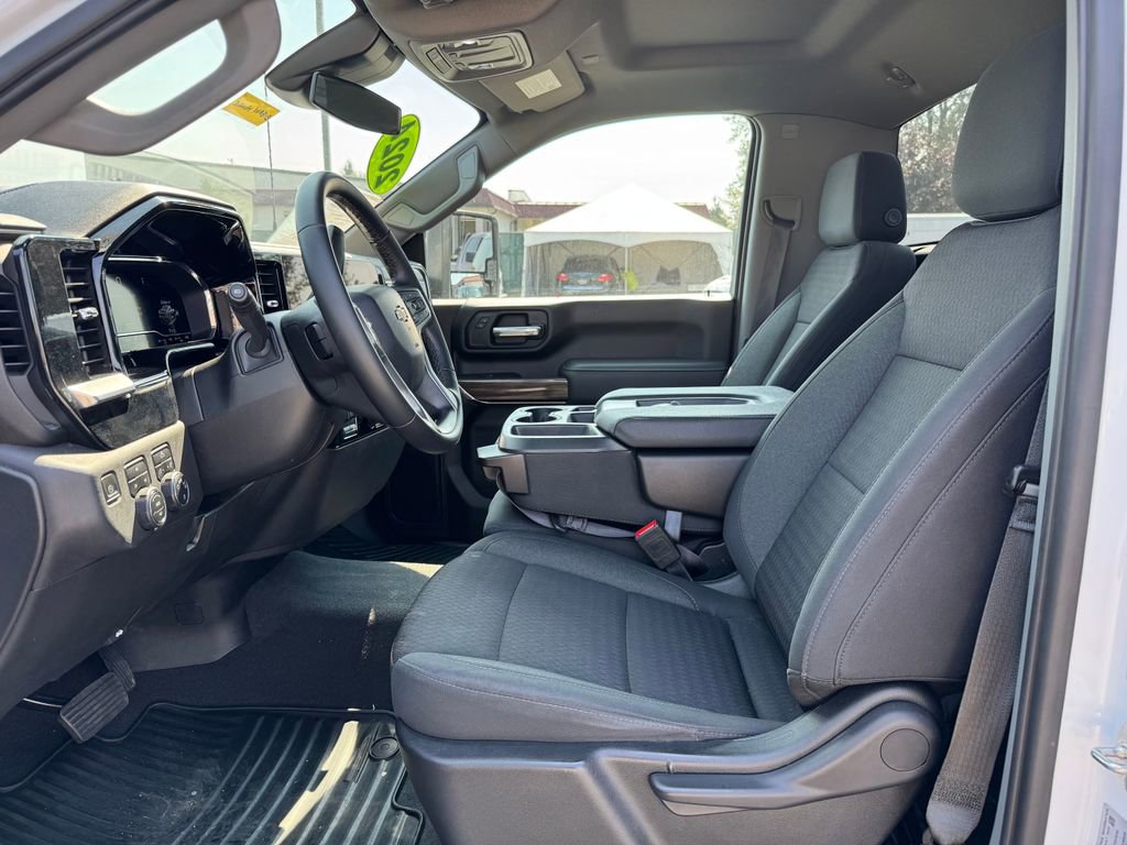 Used 2024 Chevrolet Silverado 3500 LT image 14