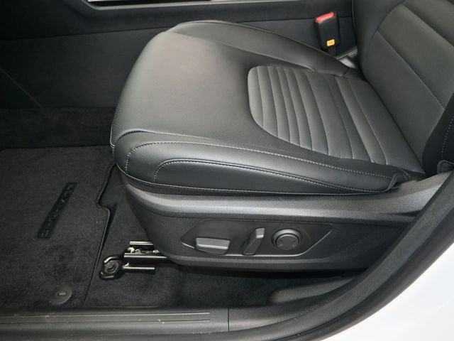 Used 2025 Kia Sportage SX image 11