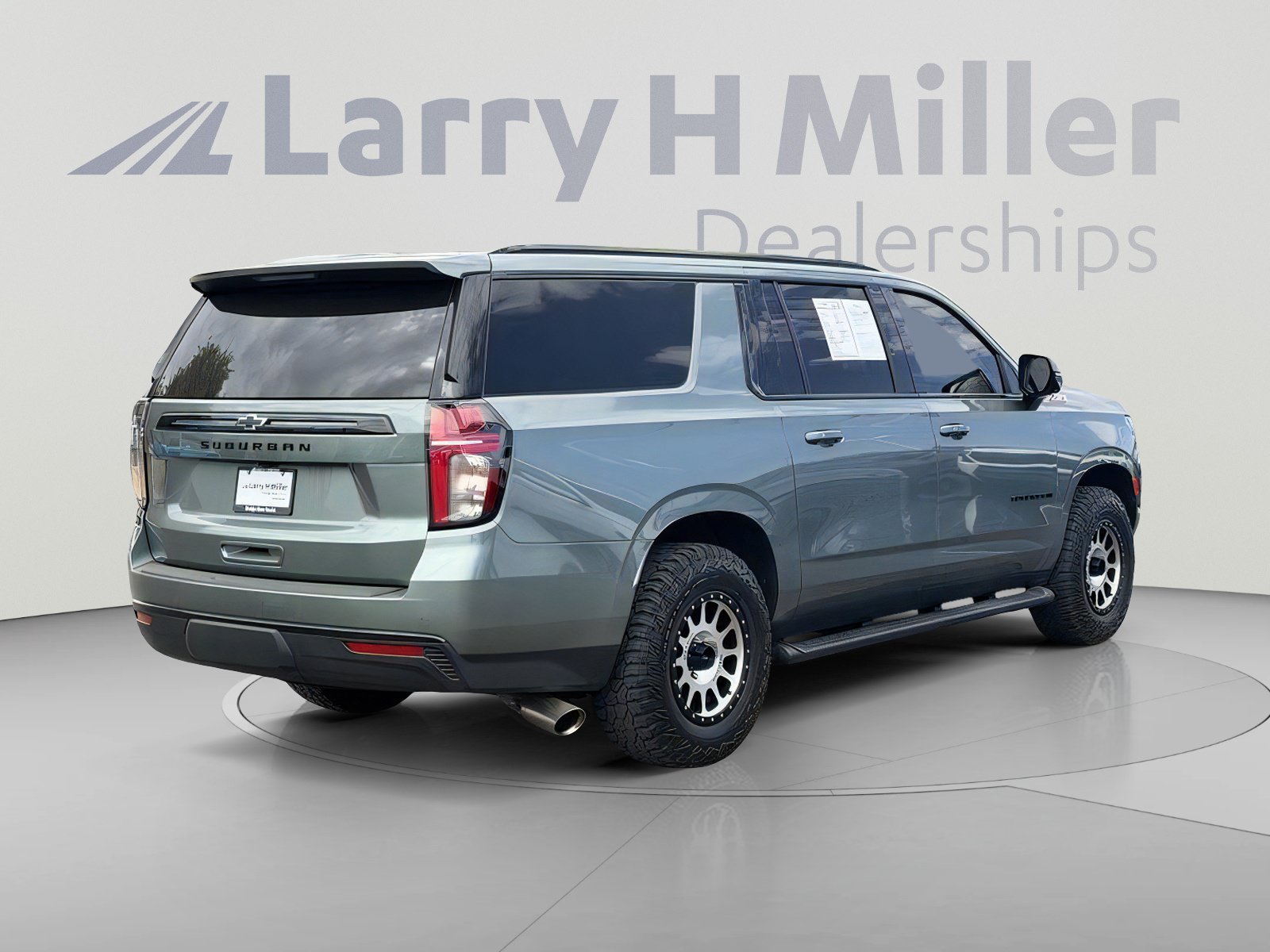 Used 2024 Chevrolet Suburban Z71 w/ Off-Road Capability Package AWD/4WD image 6