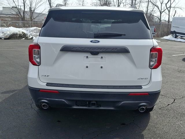 Used 2023 Ford Explorer XLT w/ Equipment Group 202A image 9