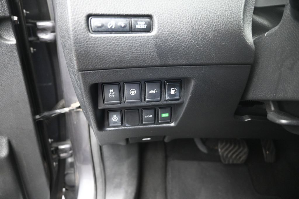 Used 2019 Nissan Rogue SL FWD image 16