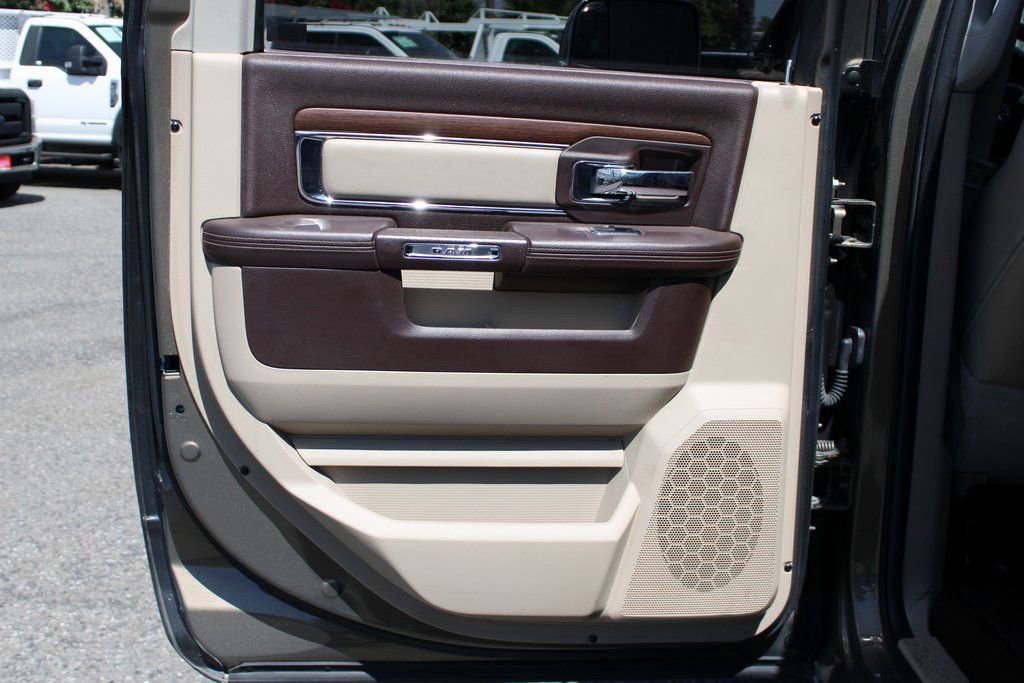 Used 2014 RAM 2500 Laramie w/ Convenience Group image 31