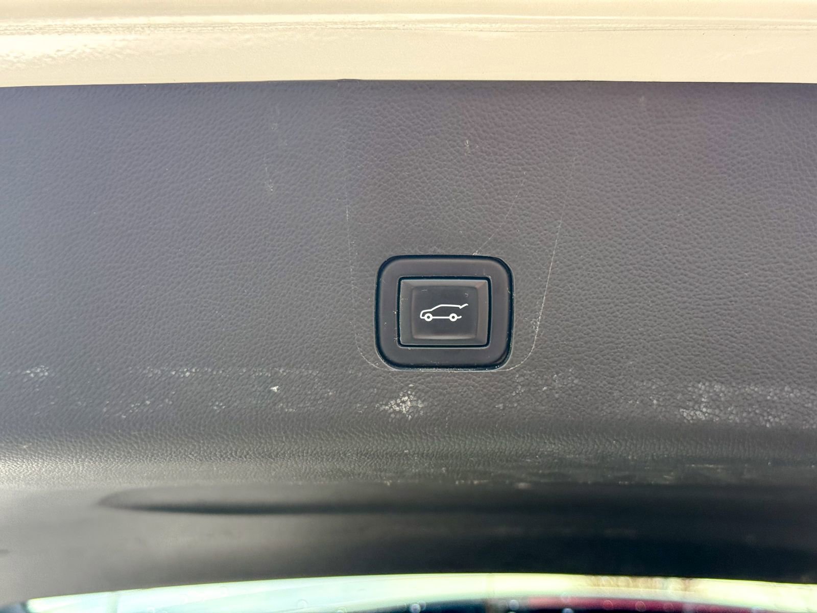 Used 2020 Chevrolet Traverse Premier AWD/4WD image 15