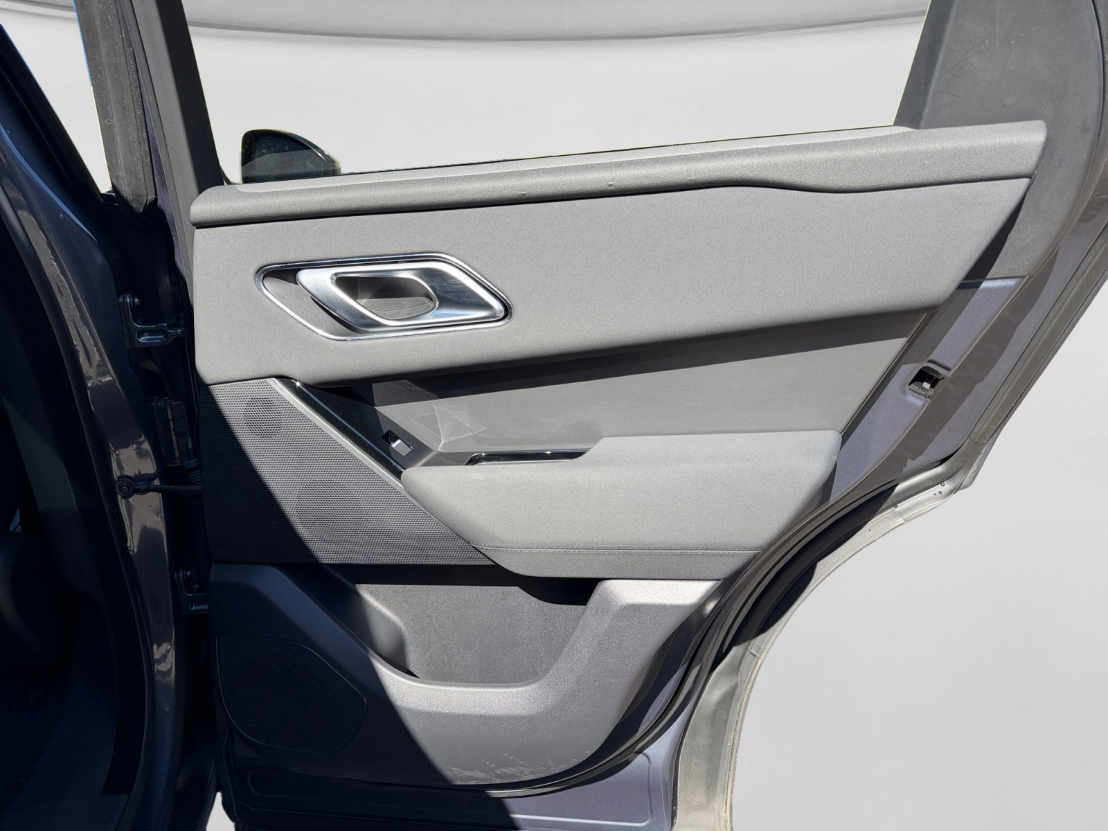 Used 2025 Land Rover Range Rover Velar Dynamic SE image 21