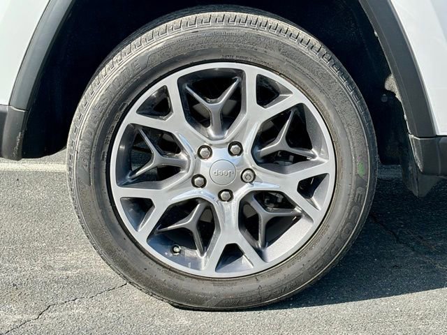 Used 2021 Jeep Grand Cherokee Limited w/ Sun & Sound Group image 31