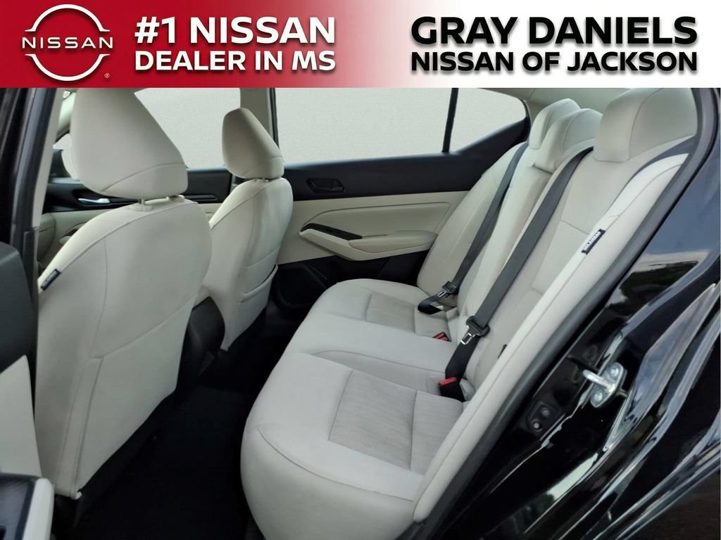 Used 2025 Nissan Altima 2.5 SV FWD image 25