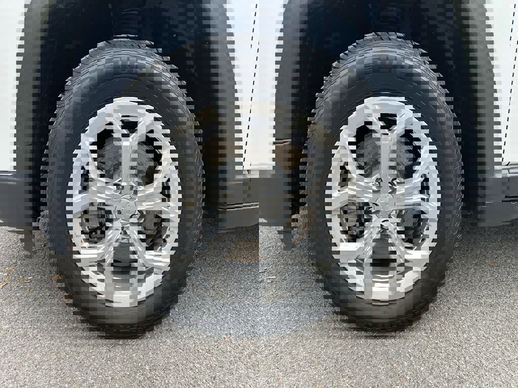 Used 2024 Jeep Compass Latitude image 35