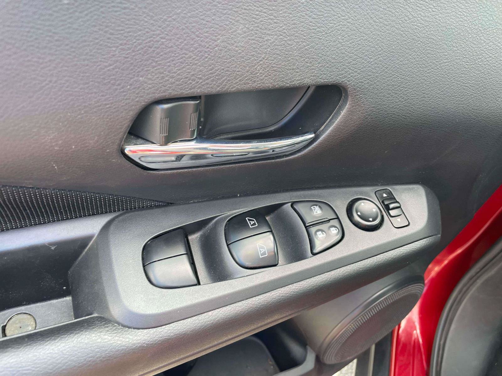 Used 2023 Nissan Kicks SV w/ Interior Electronics Package FWD image 12