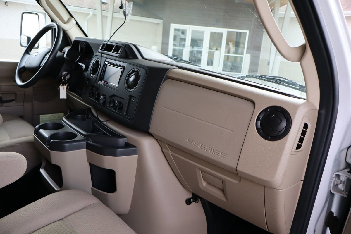 Used 2015 Ford E-450 and Econoline 450 Super Duty w/ Motorhome Prep Package image 19