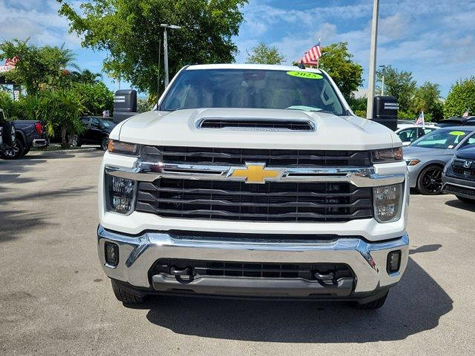 Used 2025 Chevrolet Silverado 2500 LT w/ Convenience Package AWD/4WD image 2
