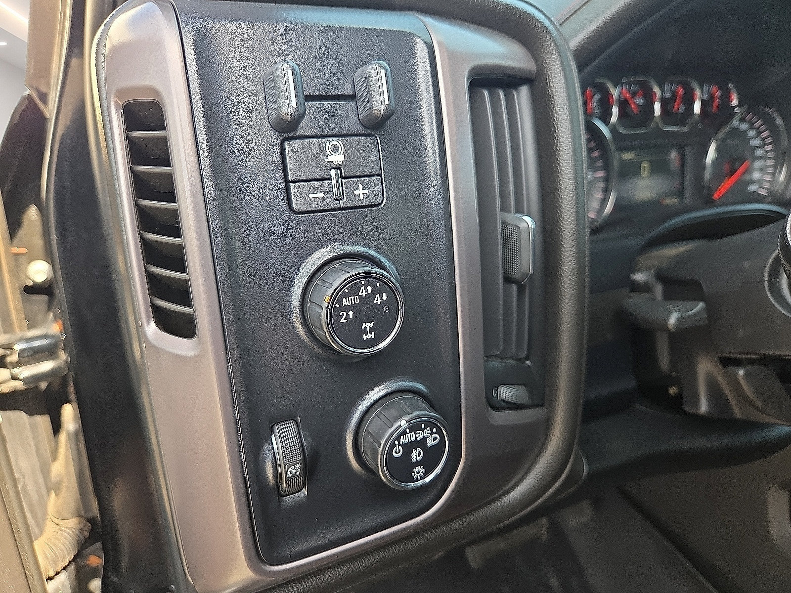 Certified 2014 GMC Sierra 1500 SLT w/ All-Terrain Package AWD/4WD image 11