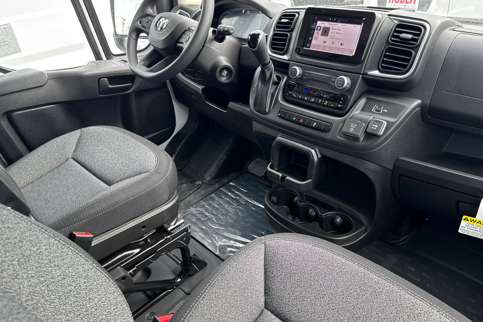 New 2026 RAM ProMaster 2500 w/ Quick Order Package 22G SLT image 14