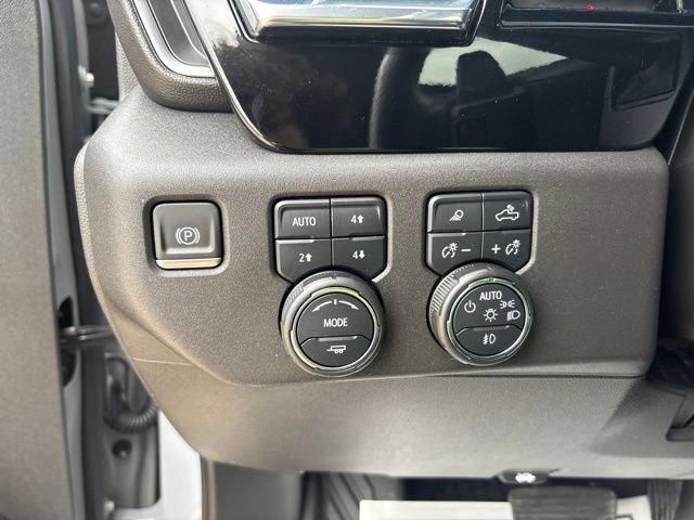 Used 2024 Chevrolet Silverado 1500 LT Trail Boss w/ LT Trail Boss Premium Package AWD/4WD image 10