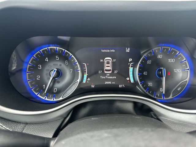 Used 2024 Chrysler Pacifica Touring FWD image 26