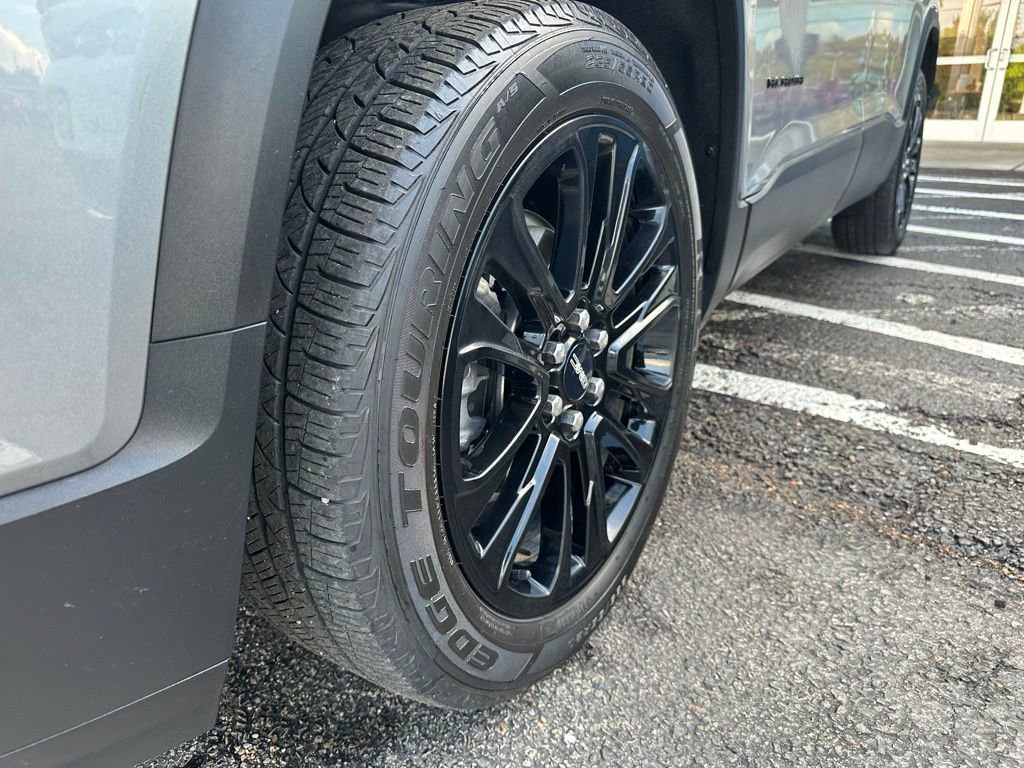 Used 2022 GMC Acadia SLT w/ Elevation Edition FWD image 10