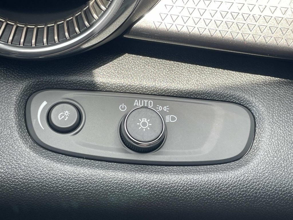 New 2026 Chevrolet Trax ACTIV w/ Driver Confidence Package FWD image 24