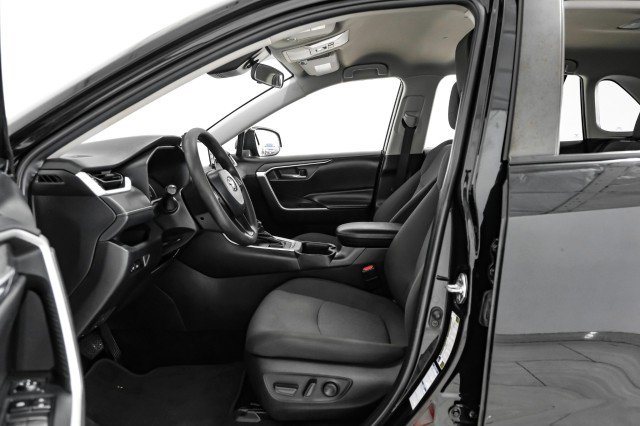 Used 2022 Toyota RAV4 XLE AWD/4WD image 26