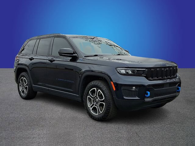 Used 2022 Jeep Grand Cherokee Trailhawk w/ Luxury Tech Group III image 3